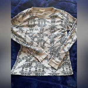 set of 4 women’s tops ( size medium )